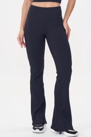 Calça Flare Canelada Preta